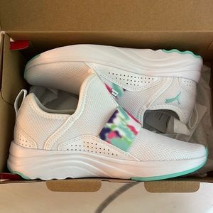 NWT kids puma sneaks size 1.5